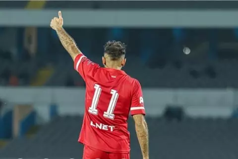 فرج عامر يجيب.. هل يعود كهربا إلى الدوري المصري عبر بوابة سموحة؟